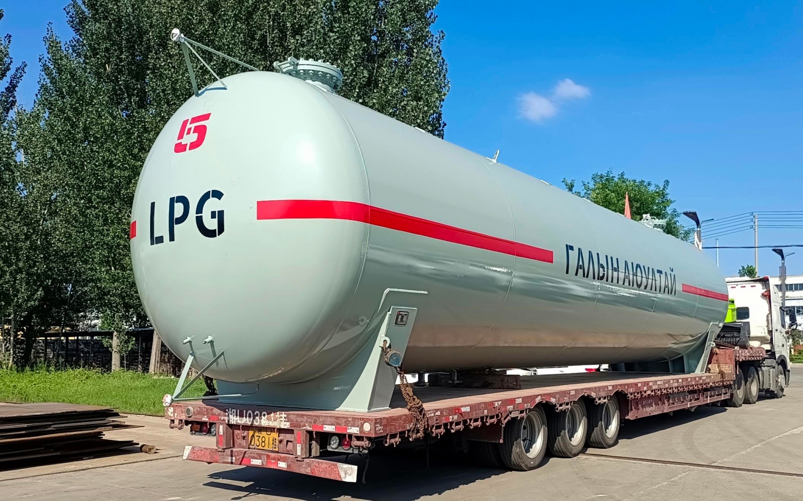 儲罐容器_壓力容器_低溫儲罐_菏澤花王壓力容器